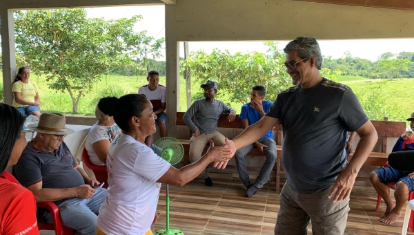 Agricultores da Comunidade São João são beneficiados com 33 mil mudas de café e kits com equipamentos adquiridos com emendas de Edvaldo e Perpétua